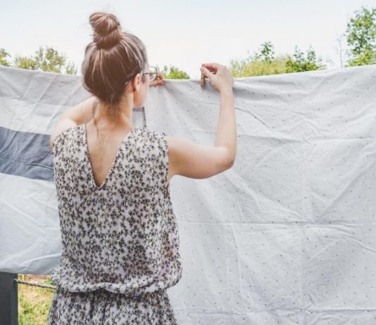 Veš se USMRDI nakon PRANJA, a OMEKŠIVAČ uopšte NE MIRIŠE! Greške koje prave i najiskusnije domacice