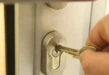 Zašto nikada ne biste trebali ostavljati ključ u bravi preko noći?