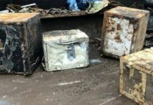 Ova je obitelj 30 godina ignorirala tešku kutiju – ono što su pronašli unutra ostavilo ih je bez teksta