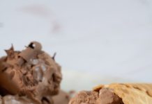 Ćerka je pronašla nešto strašno sakriveno u svom čokoladnom sladoledu — ono što smo otkrili ostavilo nas je u šoku