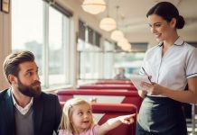 Čovjek se zaustavio da pojede pitu – i ugledao lice koje je verovao da je zauvek izgubio