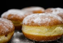 Samo 1 kap ovog napitka stavite u jaja kada pravite testo: Krofne i palačinke neće upijati ulje, a biće duplo vazdužastije