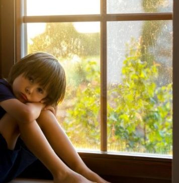 Svaka osoba koja je imala nesrećno djetinjstvo ima ovih 10 karakteristika – Lako je prepoznati ljude s teškom traumom