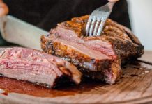 Postavite posudu s vodom u rernu i dobićete sočno meso kao iz restorana