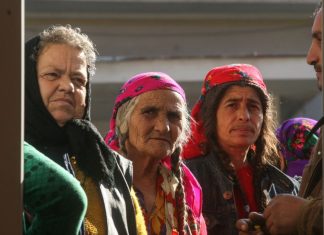 Svi su mislili da smo idealna porodica: Sve dok se na sahrani mog muža nisu pojavile tri nepoznate žene u crnom