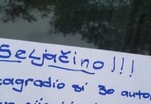 Poruka ostavljena na autu u Splitu širi se Fejsom- autor je bio jako kreativan u svom bijesu, hit je
