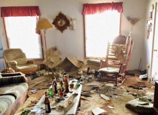 Mislila sam da je kuća prazna — dok nisam čula disanje iz zadnje sobe