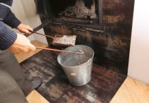 Ne bacajte više pepeo od drveta, niste ni svesni koliko lako rešava probleme s vlagom u kući: Sledite ova 3 koraka i upiće svu memlu