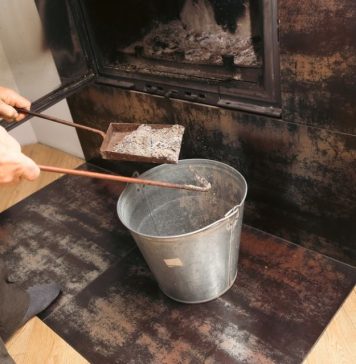 Ne bacajte više pepeo od drveta, niste ni svesni koliko lako rešava probleme s vlagom u kući: Sledite ova 3 koraka i upiće svu memlu