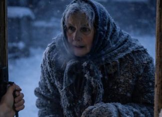 U dva sata ujutro otvorila sam vrata nepoznatoj starijoj ženi s štakom i ogromnom torbom, iako sam bila sama u kući s četvoro djece – a ujutro me čekao pravi užas 😢😨