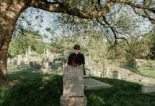 ŠTA TREBA URADITI SA ODEĆOM PREMINULOG? Veruje se da se OVO NIKAKO NE BI SMELO dirati da se POKOJNIK “ne uznemiri”