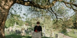 ŠTA TREBA URADITI SA ODEĆOM PREMINULOG? Veruje se da se OVO NIKAKO NE BI SMELO dirati da se POKOJNIK “ne uznemiri”