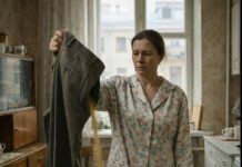 Šest godina je žena pronalazila morski pesak u džepovima svog muža računovođe, ali nikada ništa nije pitala. Ali jednog dana više nije izdržala i odlučila je da prati muža — istina koju je saznala zaledila ju je od užasa.