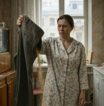 Šest godina je žena pronalazila morski pesak u džepovima svog muža računovođe, ali nikada ništa nije pitala. Ali jednog dana više nije izdržala i odlučila je da prati muža — istina koju je saznala zaledila ju je od užasa.