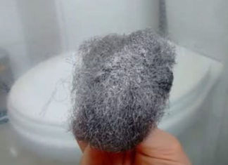 OVO ELIMINIRA BUD ZA 10 MINUTA! 😲 Jednostavan kućni trik za trajno uklanjanje crne plijesni iz kupaonice!