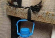 Radnik iz BiH napravio je držač za wc papir u zajedničkom toaletu i nasmijao kolege, fotka je hit