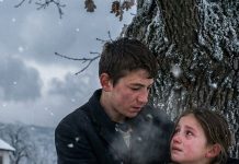 Imali su jedan kaput i bolesnu majku — ali brat i sestra nisu dozvolili da ih siromaštvo razdvoji.