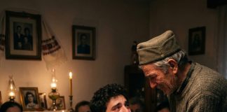 Domaćin je deset godina ostavljao praznu stolicu na čelu slavskog stola, a kada je nepoznati mladić pokucao na vrata sa očevim satom, pesma je u sekundi zamrla