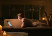 Solo ste, a prešli ste 40. i tražite partnera online: Ovo su važni koraci za uspješan profil