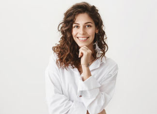 Ako žena ima male GRUDl, to znači da je…