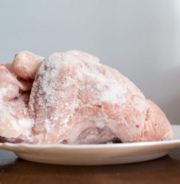 Mame i bake su nas pogrešno učile: Kako se pravilno odmrzava meso i koliko dugo sme da stoji u frižideru