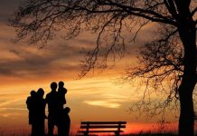 Na samrti mi je majka rekla jezivu tajnu dugu 70 godina: Kad sam otišla kasnije na groblje, utrnula sam od šok prizora