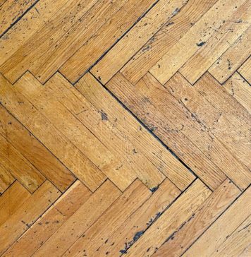 Tehnika od 3 minuta za obnovu izgrebanog parketa: Trebaju vam samo 2 stvari iz kupatila