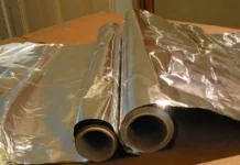 Znate li ČEMU SLUŽI MAT, A ČEMU SJAJNA STRANA ALU FOLIJE: Evo koja se koristi u kuhinji! NISMO IMALI POJMA