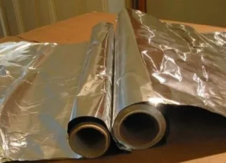 Znate li ČEMU SLUŽI MAT, A ČEMU SJAJNA STRANA ALU FOLIJE: Evo koja se koristi u kuhinji! NISMO IMALI POJMA