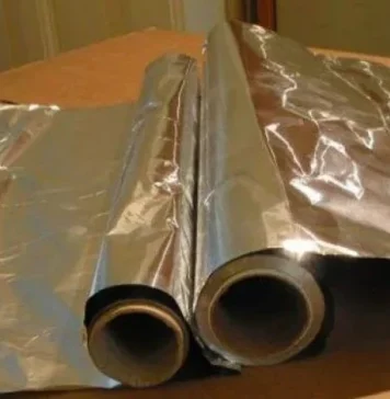 Znate li ČEMU SLUŽI MAT, A ČEMU SJAJNA STRANA ALU FOLIJE: Evo koja se koristi u kuhinji! NISMO IMALI POJMA