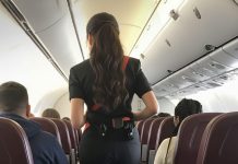 Stjuardesa mi je rekla da me pilot traži nakon slijetanja — nisam bila spremna na ono što sam saznala