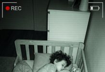 Moja usvojena kćerka počela je pričati u snu na jeziku koji nikada nije mogla znati — a ono što mi je rekla natjeralo me da iste noći pozovem policiju