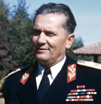 NIKAD VIĐENA SLIKA mladog Tita u zatvoru 1928. potpuno je ŠOKIRALA CEO BALKAN: OVAJ detalj na licu SVI KOMENTARIŠU – to što je Broz dobio po rođenju drugi DEBELO PLAĆAJU