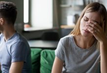 Muškarce najviše odbija kada žena 40+ radi ovih 6 stvari – odmah se povlače