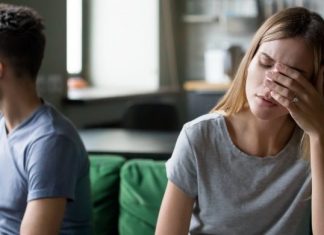 Muškarce najviše odbija kada žena 40+ radi ovih 6 stvari – odmah se povlače