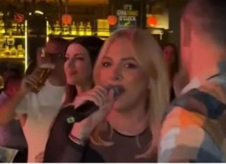 Milica Todorović 3 meseca nakon porođaja u njegovom zagrljaju: Pevačica usnimljena u provodu, blista od sreće