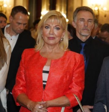 Suzana Mančić ljubi uglednog Grka već 25 godina: A iznenadiće vas kakvu titulu ima, čime se bavi i koliko zarađuje godišnje