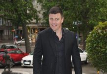 “Ne znamo zašto je krije, to su lepe stvari”: Komšije Vuka Kostića progovorile o njegovoj ženi i tajnom venčanju