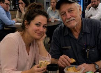 Na poslu su mi se smijali zbog prijateljstva s domarom, ali njegova ostavština otkrila je pravu istinu