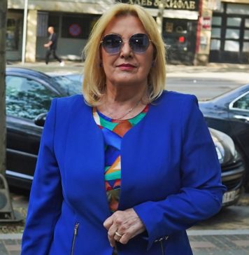 “Stalno sam gledao njenu sliku koju mi je dala, zaljubio se”: Poznati pevač otkrio detalje veze sa Snežanom Đurišić “Stalno sam gledao njenu sliku koju mi je dala, zaljubio se”: Poznati pevač otkrio detalje veze sa Snežanom Đurišić - featured image