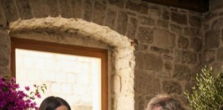 Tajna jedne ruže: Cvećarka se smejala prosjaku, a onda otkrila istinu na groblju Tajna jedne ruže: Cvećarka se smejala prosjaku, a onda otkrila istinu na groblju - featured image