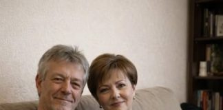 Upoznala sam muškarca od 59 godina i dozvolila mu da živi kod mene — ali kada je moj sin zamolio da ostane nekoliko dana, usprotivio se.