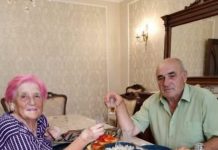 Trideset pet godina me muž prisiljavao da pijem s njim svake večeri. Nakon što je umro, odnijela sam bocu u laboratorij – i čim je liječnik vidio rezultate, odmah je zaključao vrata…