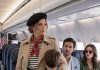 Moj desetogodišnji sin vratio se iz toaleta u avionu i šapnuo mi: „Mama… tata sjedi blizu prednjeg dijela aviona.“ Rekla sam mu da je to nemoguće: njegov otac nestao je prije tri godine. Moj desetogodišnji sin vratio se iz toaleta u avionu i šapnuo mi: „Mama… tata sjedi blizu prednjeg dijela aviona.“ Rekla sam mu da je to nemoguće: njegov otac nestao je prije tri godine. - featured image