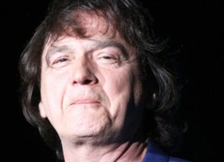 U jeku estradnih razvoda, Zdravko Čolić SE RAZVODI zbog vanbračnog sina A kad vidite ko je u pitanju ZANIJEMIT ĆETE OD ŠOKA: Sve ove godine nam bio pred nosom
