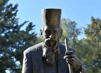 Otac naredio da ga bace, baba ga strpala u rernu, 3 puta bio klinički mrtav: Spasao ga monah, a patrijarh Pavle mu 1 stvar pred smrt stalno tražio