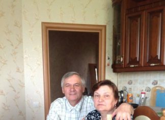 Više od 30 godina moj me muž svake večeri tjerao da pijem iz iste neoznačene boce. Mislila sam da me toliko mrzi da me polako truje — ali šest dana nakon njegove smrti liječnik je zaključao vrata…