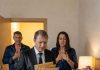 Svakog jutra stavljala je karmin u domu za negu čekajući svoju decu — ali one noći kada je umrla, ostavila je tri imena za sobom