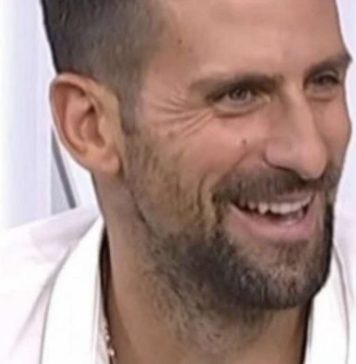 NOVAK ĐOKOVIĆ BEZ OVE VOĆKE NE IZLAZI IZ KUĆE: Savršena je za crijeva i kosti, a naš teniser je jede svaki dan NOVAK ĐOKOVIĆ BEZ OVE VOĆKE NE IZLAZI IZ KUĆE: Savršena je za crijeva i kosti, a naš teniser je jede svaki dan - featured image