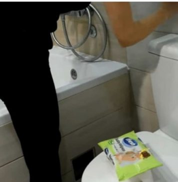 ŽENA SIPALA OVO U VODOKOTLIĆ I IZAZVALA BURU NA INTERNETU: Kupatilo joj miriše mjesecima, a caka nikad prostija